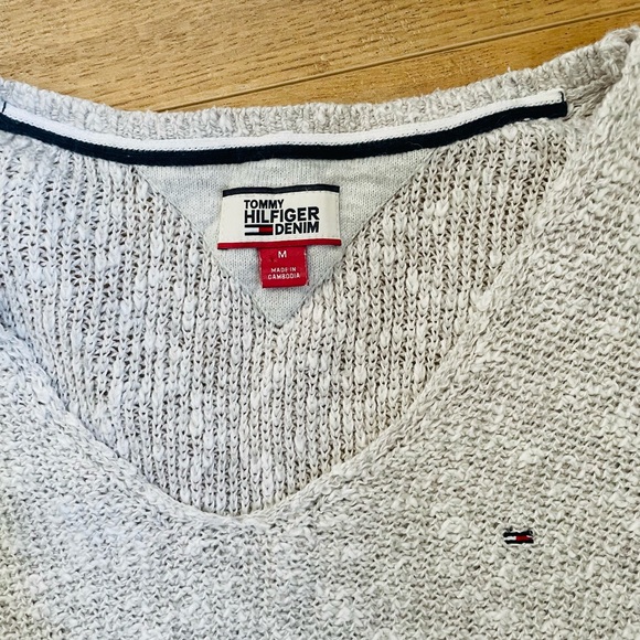 Tommy Hilfiger Denim Light Grey Linen Cotton V-Neck Knit Sweater Size M - Picture 2 of 5